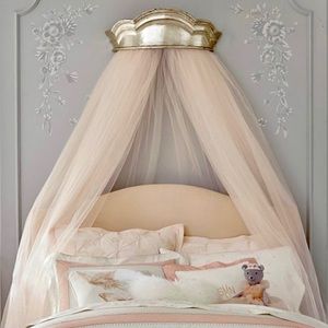 Pottery Barn Silver Crown & Peachy Pink Ombré Tulle In Excellent Condition